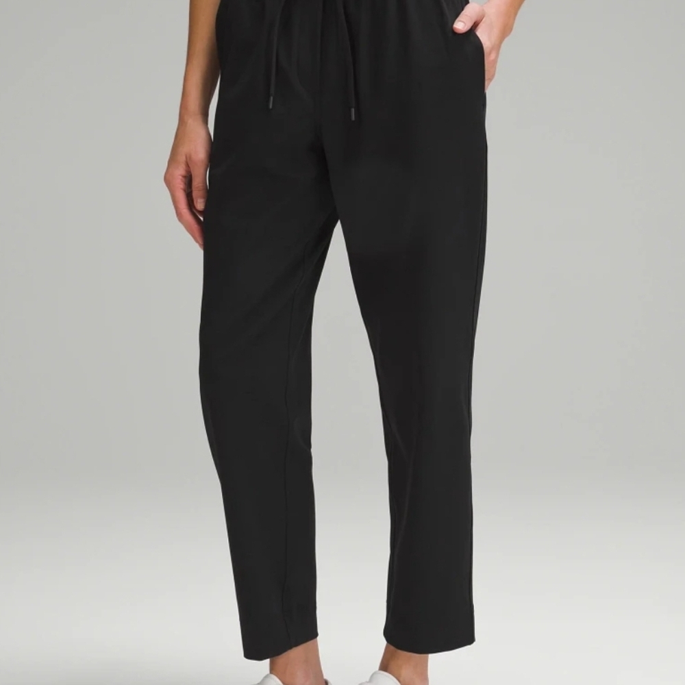 Lululemon Tapered-leg Mid-rise 7/8 Pant Luxtreme Size m
